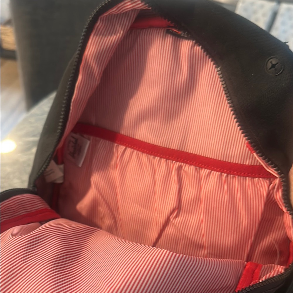 🖤Herschel Supply Company Black Backpack🖤 - Picture 3 of 3